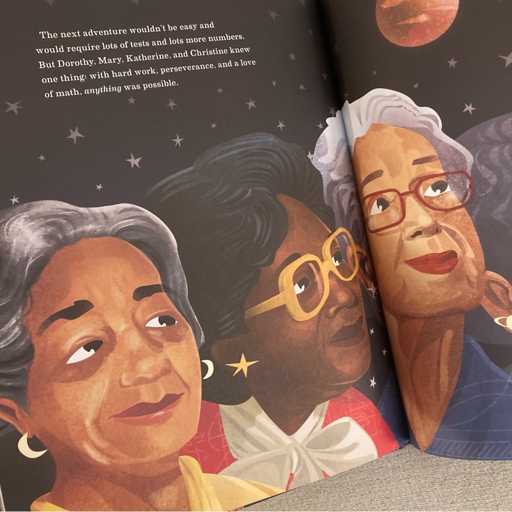 3/$35 Hidden Figures 🌒 - Picture 6 of 10